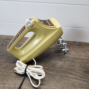 Vintage Waring Solid State Multi 12 Speed Hand Mixer HM-12 11-114 TV Prop Works